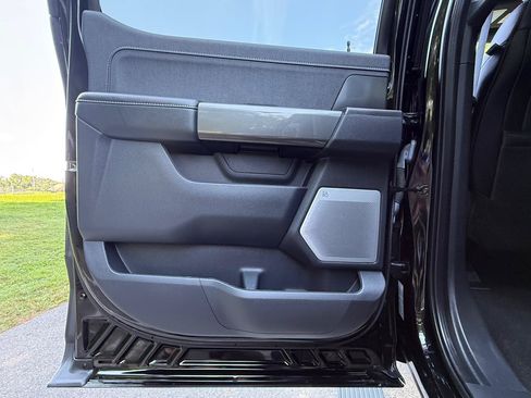 Used 2022 Ford F150 Lariat w/ Equipment Group 502A High AWD/4WD image 29