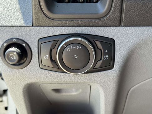 Used 2015 Ford Transit 250 130 Low Roof w/ Exterior Upgrade Package RWD image 25