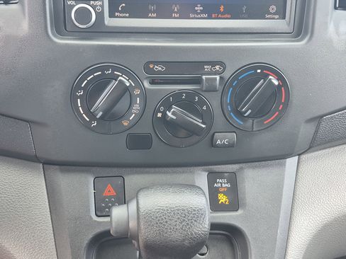 Used 2021 Nissan NV200 S FWD image 21