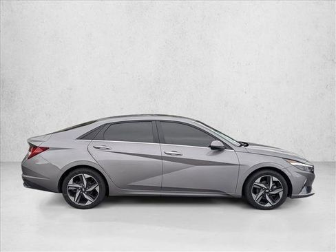 Used 2023 Hyundai Elantra Limited image 5