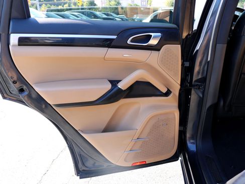 Used 2015 Porsche Cayenne S w/ Premium Package image 41