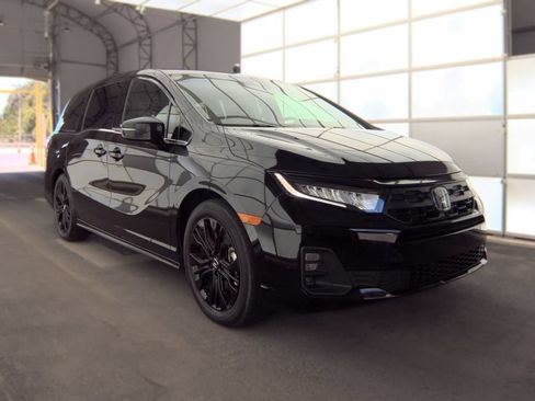 Used 2025 Honda Odyssey Sport-L image 6