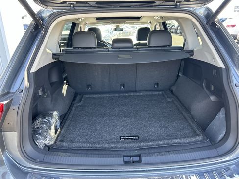 Certified 2024 Volkswagen Tiguan SE image 27