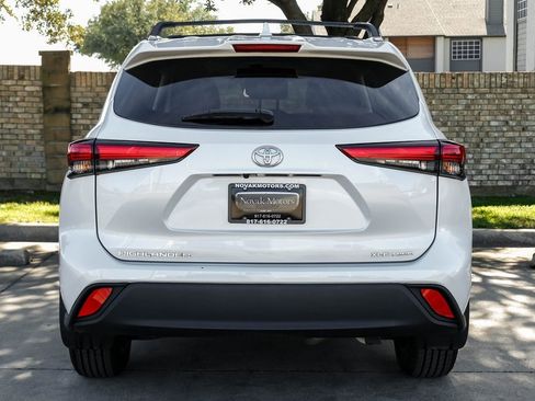Used 2022 Toyota Highlander XLE image 19