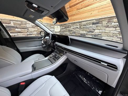 Used 2023 Hyundai Palisade SEL image 13