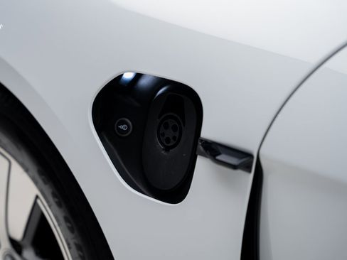 Used 2023 Porsche Taycan w/ Premium Package image 22