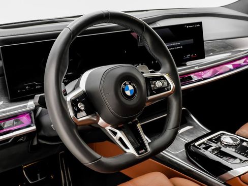 Used 2025 BMW 760i xDrive image 13