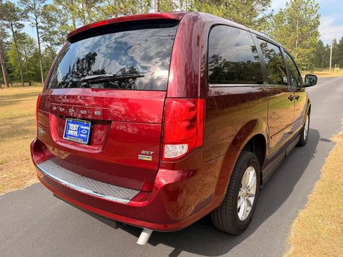 Used 2019 Dodge Grand Caravan SXT FWD image 6