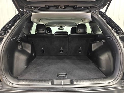 Used 2019 Jeep Cherokee Latitude Plus w/ Comfort/Convenience Group AWD/4WD image 29