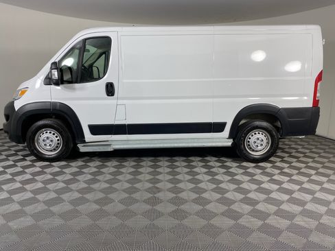 Used 2025 RAM ProMaster 2500 w/ U-Haul Equipment Group FWD image 5