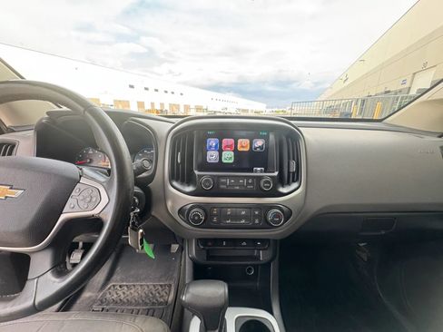 Used 2015 Chevrolet Colorado LT AWD/4WD image 10