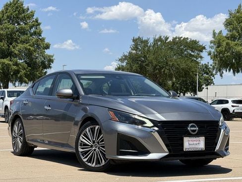 Used 2023 Nissan Altima 2.5 SL FWD image 2