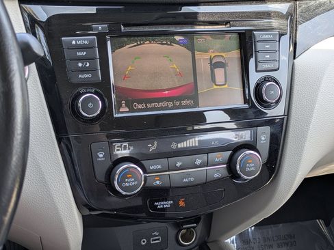 Used 2021 Nissan Rogue Sport SL FWD image 20