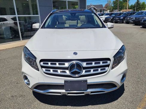 Used 2018 Mercedes-Benz GLA 250 4MATIC image 2