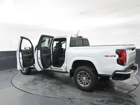 Used 2023 Chevrolet Colorado LT w/ LT Convenience Package image 32