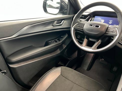 New 2025 Jeep Grand Cherokee 4WD image 11