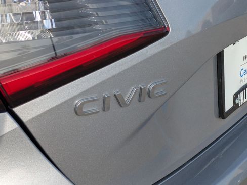 Certified 2022 Honda Civic EX-L image 25