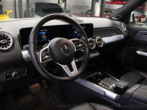 Used 2021 Mercedes-Benz GLB 250 4MATIC image 12
