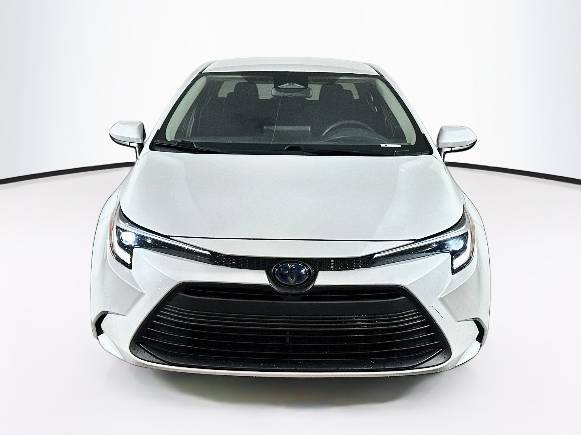 Used 2024 Toyota Corolla LE FWD image 2