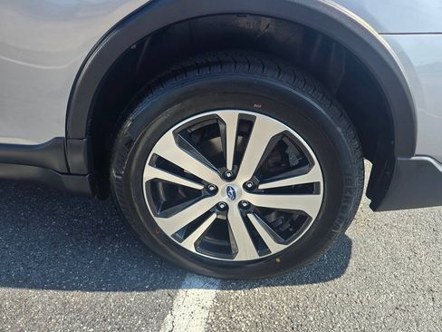 Used 2019 Subaru Outback 3.6R Limited AWD/4WD image 11