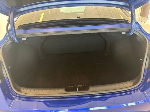 Used 2023 Hyundai Elantra SEL FWD image 11