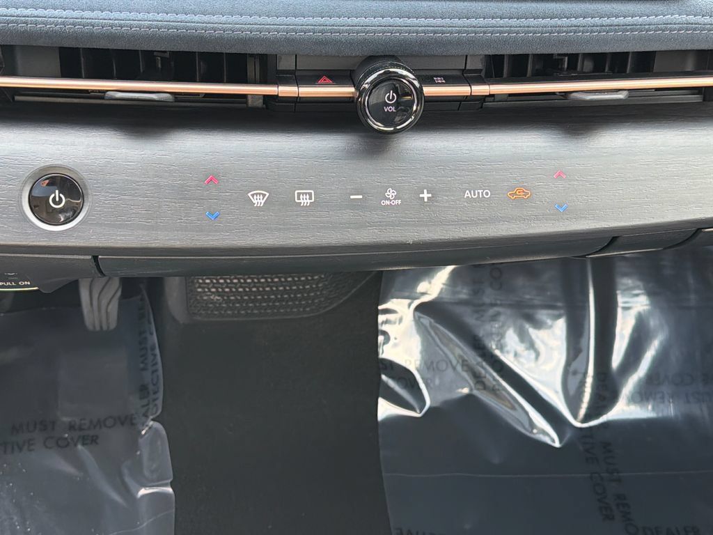 Used 2024 Nissan Ariya AWD image 30