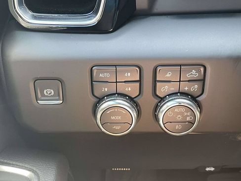 Used 2026 GMC Sierra 2500 Denali w/ Denali Reserve Package AWD/4WD image 27