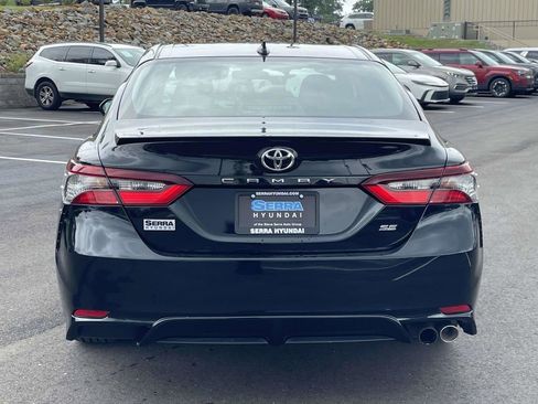 Used 2022 Toyota Camry SE FWD image 4