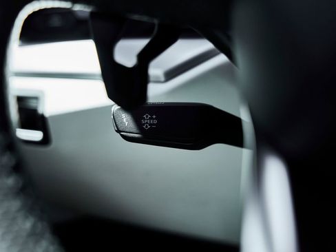 Used 2019 Lamborghini Urus AWD/4WD image 62