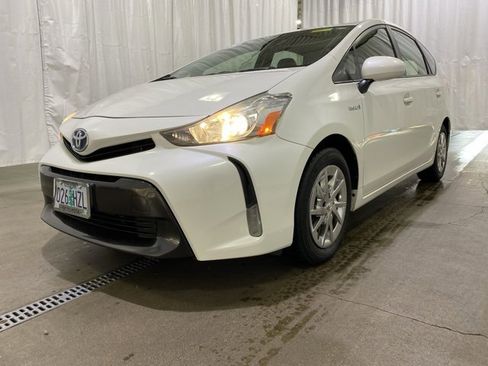 Certified 2017 Toyota Prius V Three image 23