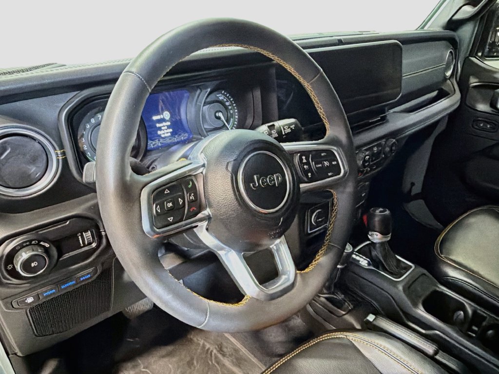 Used 2024 Jeep Wrangler Unlimited Sahara w/ Technology Group AWD/4WD image 11