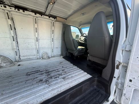 Used 2016 Chevrolet Express 2500 image 59