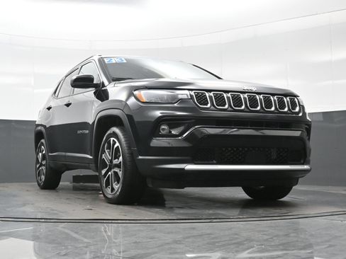 Used 2023 Jeep Compass Limited AWD/4WD image 28