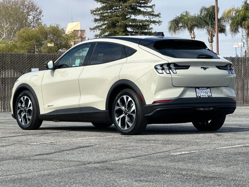 Certified 2025 Ford Mustang Mach-E Select w/ Comfort Package Lite image 6