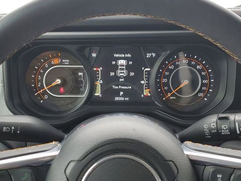 Certified 2025 Jeep Wrangler Sahara image 25