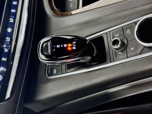 Used 2024 Cadillac Escalade ESV Premium Luxury Platinum AWD/4WD image 17