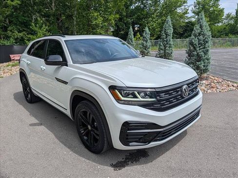 Used 2023 Volkswagen Atlas Cross Sport SEL R-Line AWD/4WD image 7