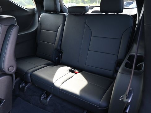 Used 2025 Chevrolet Traverse LT AWD/4WD image 33