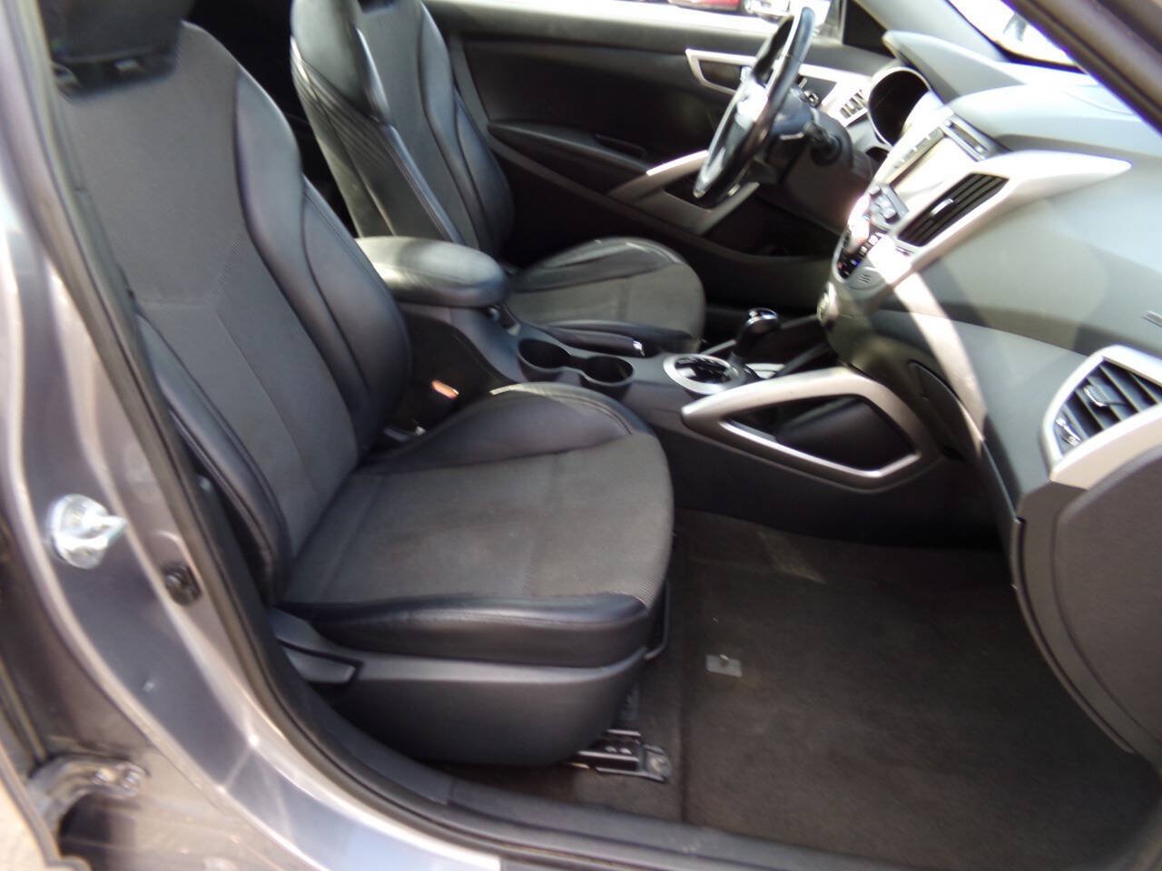 Used 2015 Hyundai Veloster w/ Option Group 03 FWD image 21