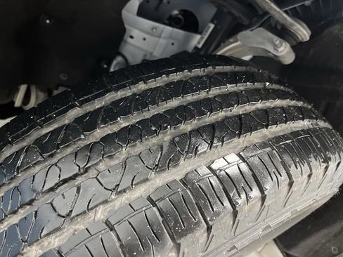 Used 2024 Jeep Grand Cherokee Laredo image 33