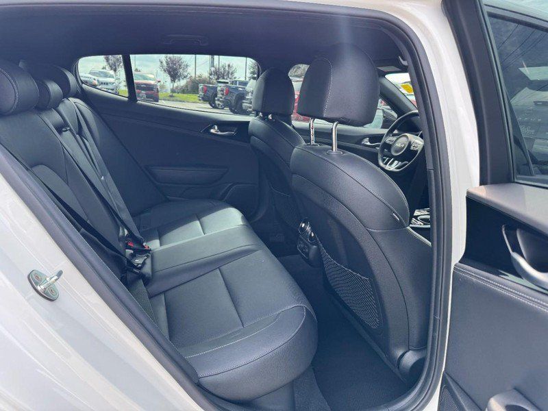 Used 2022 Kia Stinger GT-Line AWD/4WD image 13