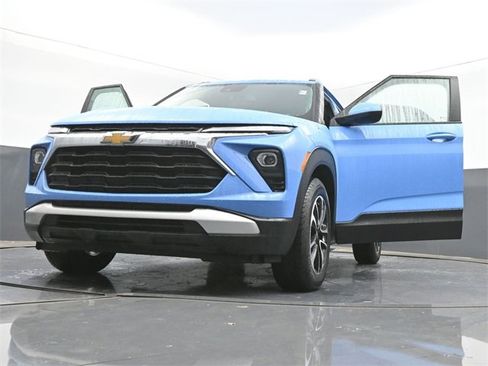 Used 2024 Chevrolet TrailBlazer LT image 47