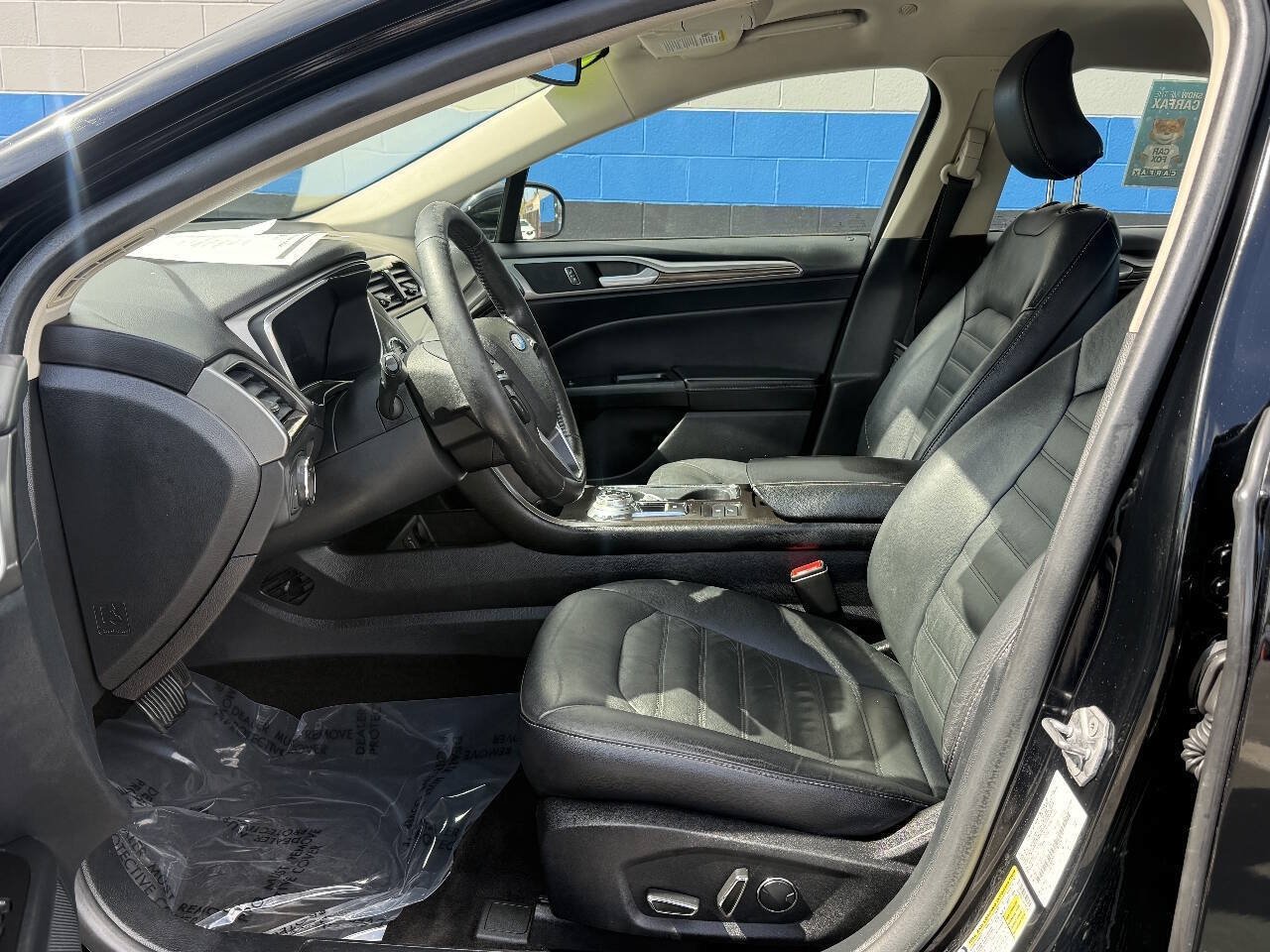 Used 2018 Ford Fusion SE w/ Equipment Group 602A FWD image 10