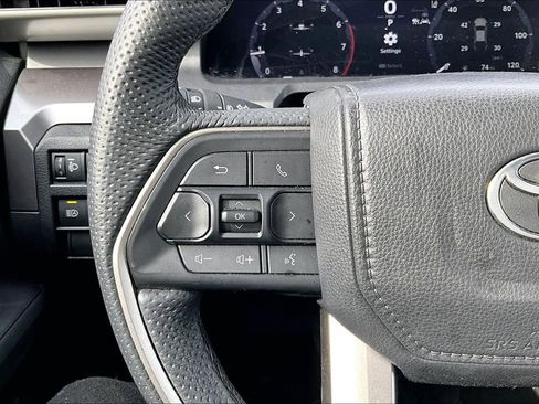 Used 2025 Toyota Tacoma TRD Off-Road AWD/4WD image 17