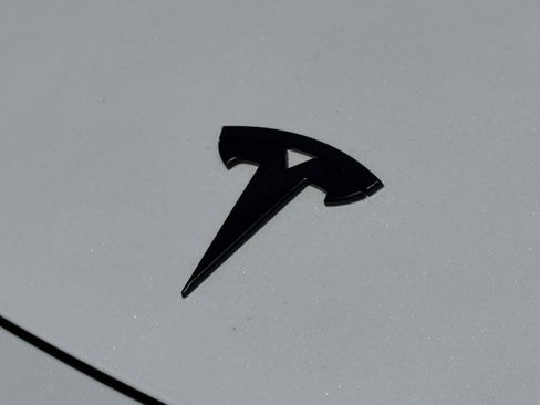 Used 2020 Tesla Model Y Long Range image 5