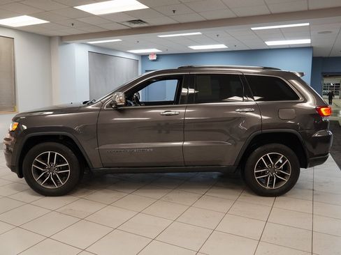 Used 2020 Jeep Grand Cherokee Limited image 2