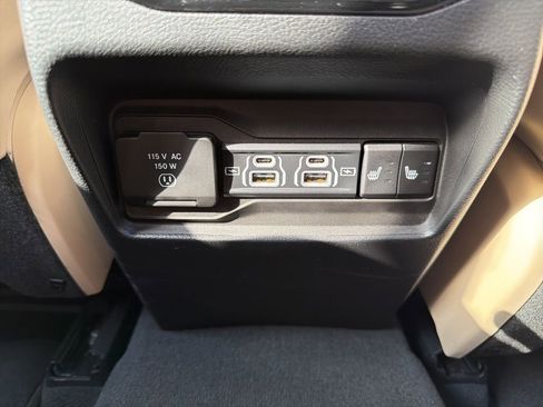 Used 2023 Jeep Grand Cherokee Limited w/ Black Appearance Package image 20