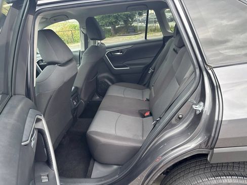 Used 2025 Toyota RAV4 XLE FWD image 9