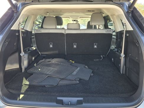 Used 2023 Toyota Highlander XLE image 13