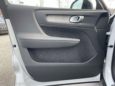 New 2026 Volvo XC40 B4 Core w/ Climate Package image 5